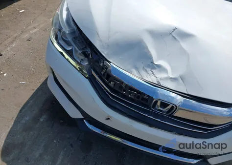 2017 Honda Accord Sport Se z USA, uszkodzony, nr VIN 1HGCR2F12HA084344